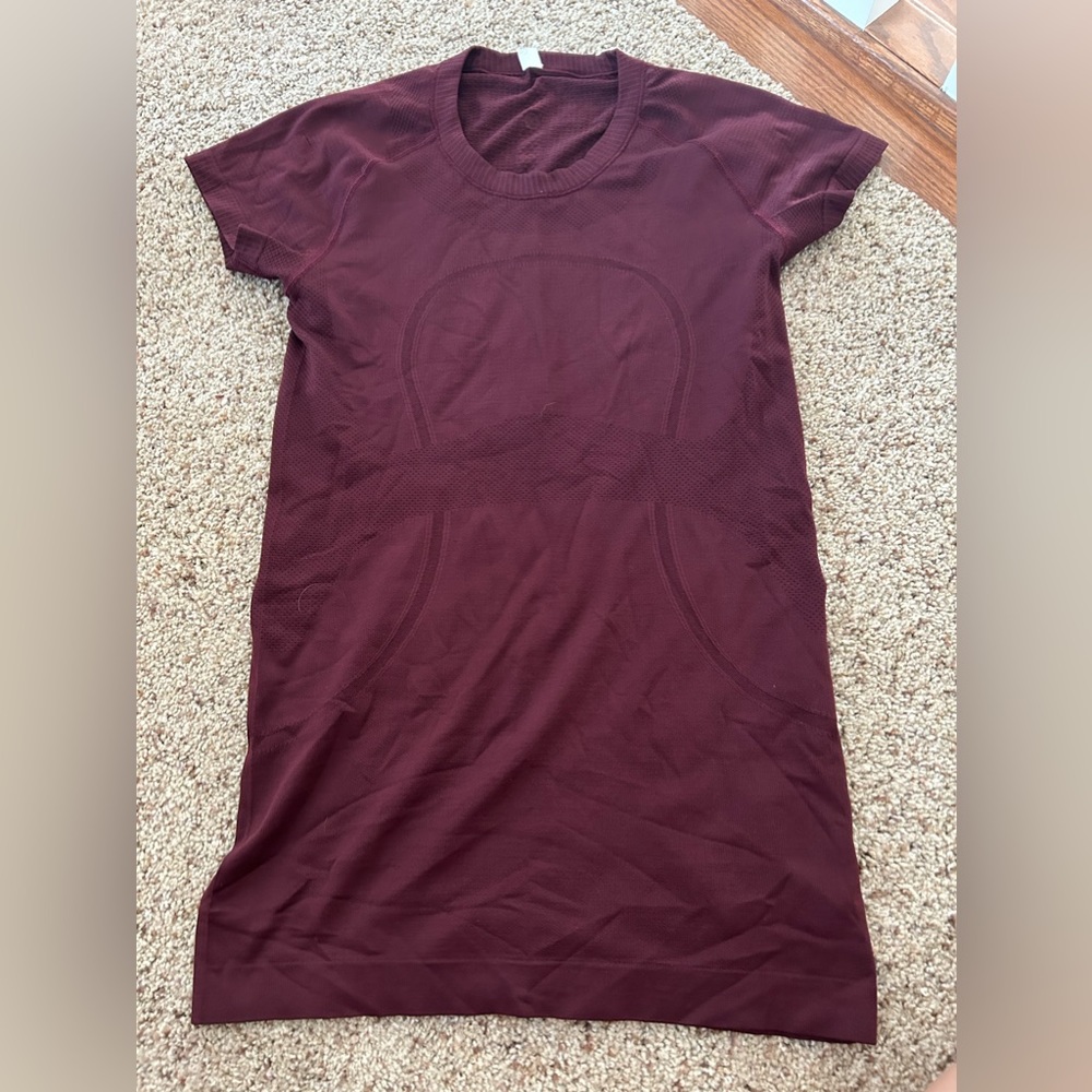 Lululemon swiftly tech short sleeve